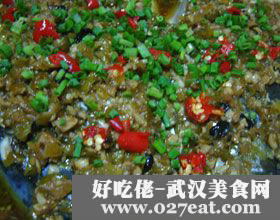 剁椒烧鱼头的做法 剁椒烧鱼头的做法