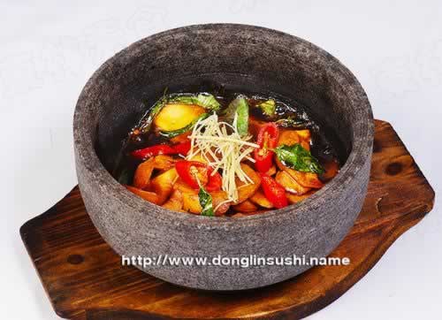 石锅三杯杏鲍菇的做法(素菜-为身体排除毒素是减肥的上上策)