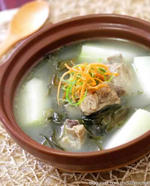 三鲜排骨砂锅煲的做法(荤菜-15分钟做道减肥美容懒人菜)