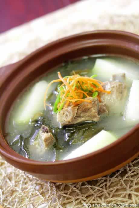 三鲜排骨砂锅煲的做法(荤菜-15分钟做道减肥美容懒人菜)