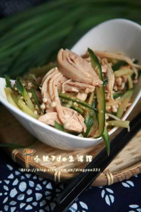 金针菇鸡腿拌黄瓜的做法(荤菜-营养低卡减肥菜)