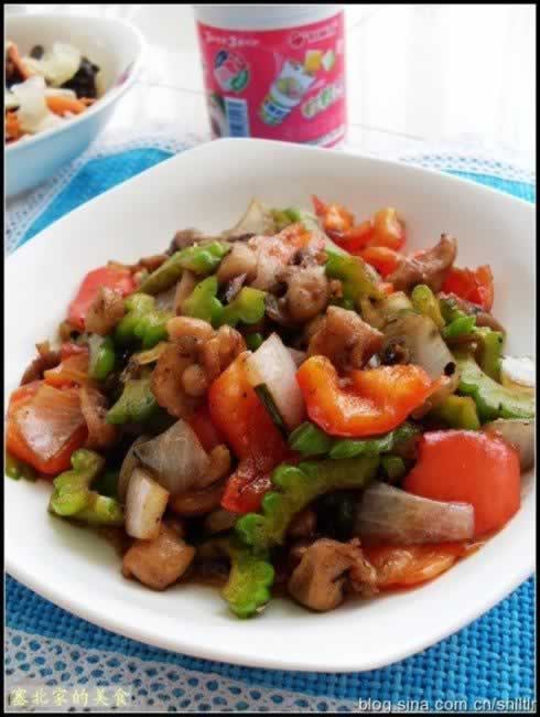 豉椒苦瓜鸡肉的做法(荤菜-减肥食谱)