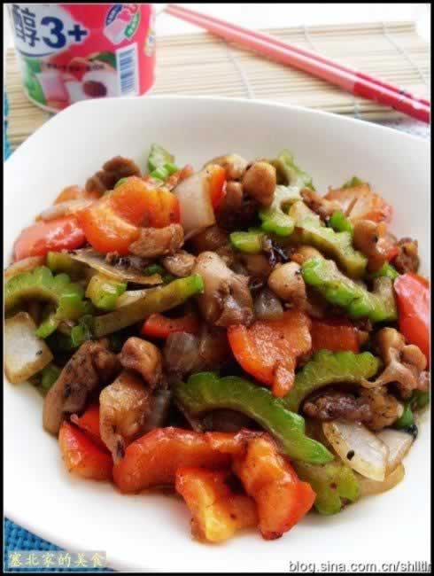 豉椒苦瓜鸡肉的做法(荤菜-减肥食谱)
