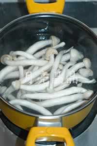 彩椒海鲜菇的做法(素菜)