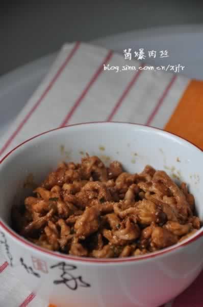 酱肉丝炒苦瓜的做法(减肥食谱)