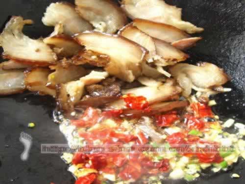 ���Ӹ������������������ɫ�ˣ�