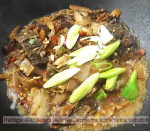 ���Ӹ������������������ɫ�ˣ�