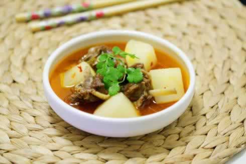 羊排炖萝卜的做法(麻辣川味羊肉菜)