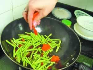 川式干煸豆角的做法