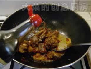 土豆炒排骨的做法(川味土豆烧排骨)