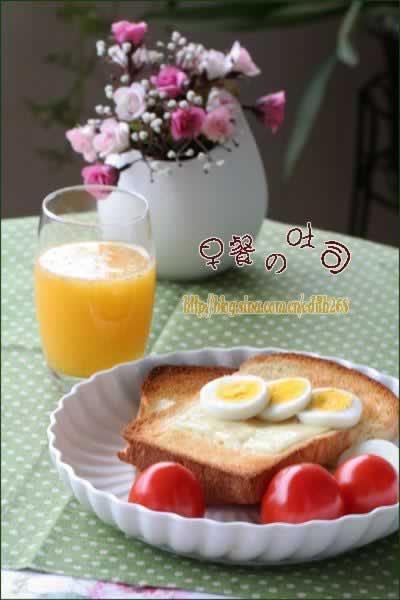 芝士吐司片+水煮蛋+小番茄+橙的做法(早餐菜谱)