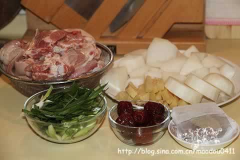 红烧羊肉的做法(荤菜-附羊肉去膻必胜法)