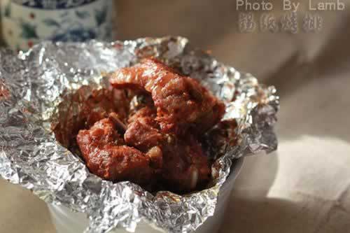 锡纸烤排的做法(荤菜-零厨艺也能在家做出巴西烤肉味)