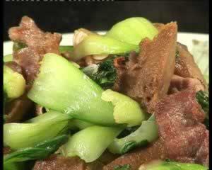 腊味合蒸和白肉素鸡的做法(荤素搭配)
