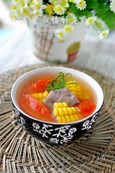玉米番茄猪肝汤的做法(家庭食疗-解腻降脂明目汤)