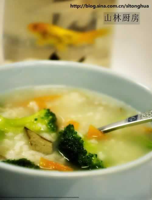 西兰花猪肝粥的做法(冬日里的早餐粥)