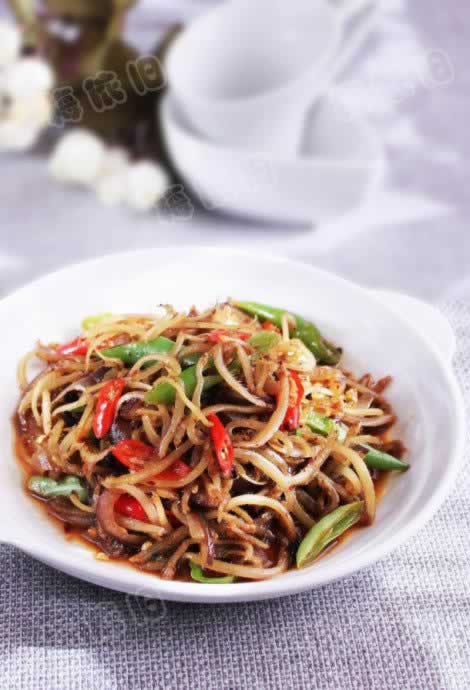 豉椒小银鱼的做法(绝好的家常下饭小菜)