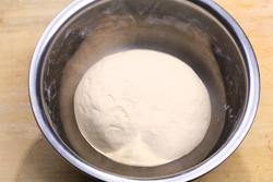 雪菜鲜肉包子的做法(早餐菜谱)