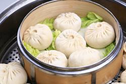 雪菜鲜肉包子的做法(早餐菜谱)