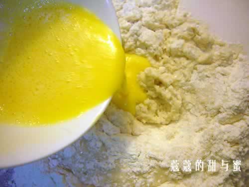 油渣香葱面包的做法(早餐菜谱)