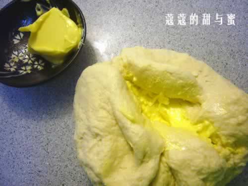 油渣香葱面包的做法(早餐菜谱)