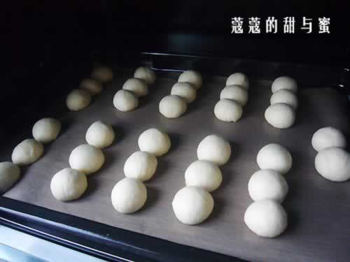 油渣香葱面包的做法(早餐菜谱)