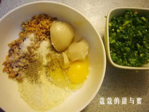 油渣香葱面包的做法(早餐菜谱)