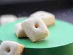 牛奶穿孔方块小饼干的做法 牛奶穿孔方块小饼干的做法
