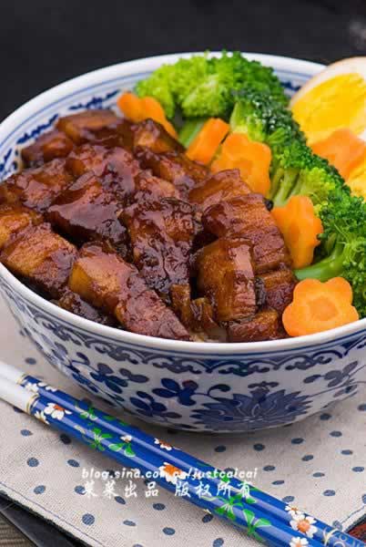 浓香浇汁卤肉饭做法(荤菜)