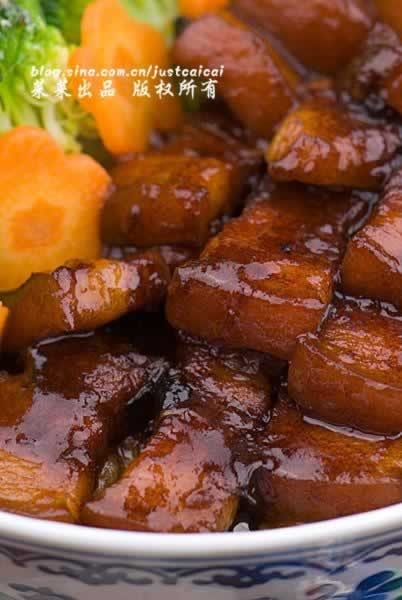 浓香浇汁卤肉饭做法(荤菜)