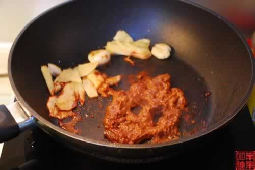 南乳莲藕焖猪脚(荤素搭配-强力补充骨胶原)