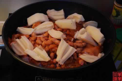 南乳莲藕焖猪脚(荤素搭配-强力补充骨胶原)