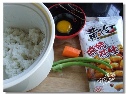 麻辣炒饭的做法(早餐菜谱)