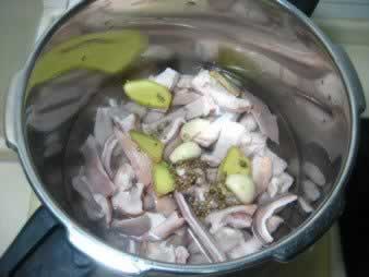 猪肚煮咸菜的做法(荤菜)