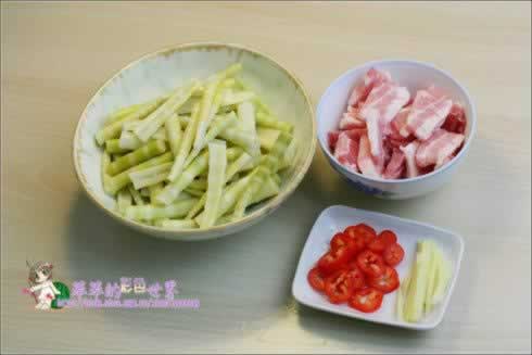 竹笋烧五花肉的做法(荤素搭配-减肥修身菜)