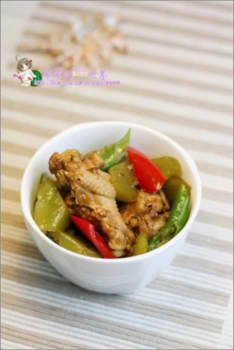 莴苣烧翅根的做法(荤素搭配-家常鸡肉菜)