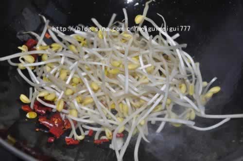 黄豆芽炒粉条的做法(素菜)