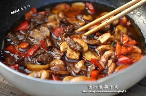 酱炒蘑菇牛肉的做法(荤菜-详解如何炒出最嫩的牛肉秘诀)