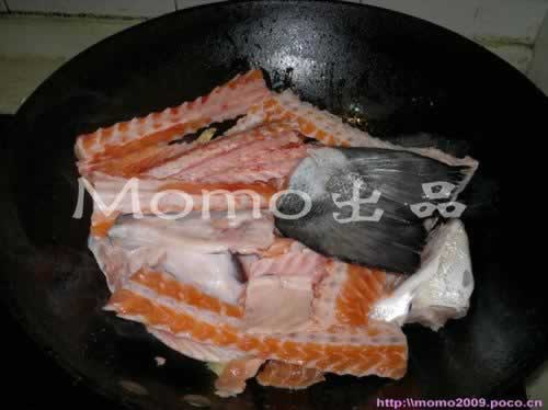 三文鱼头汤的做法(西餐)