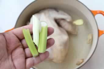 羊肚蘑炖鸡的做法(经典东北菜)