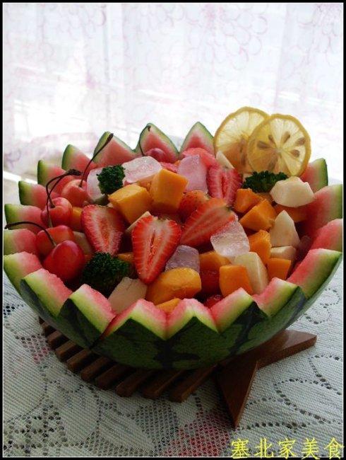 西瓜水果盅的做法(沙拉)