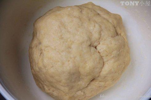 特浓牛奶香味的面包的做法