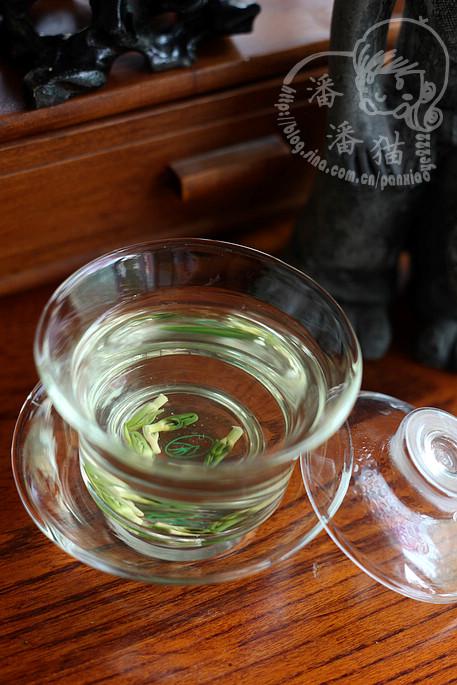 冰糖银耳莲子羹的做法(美颜甜汤)