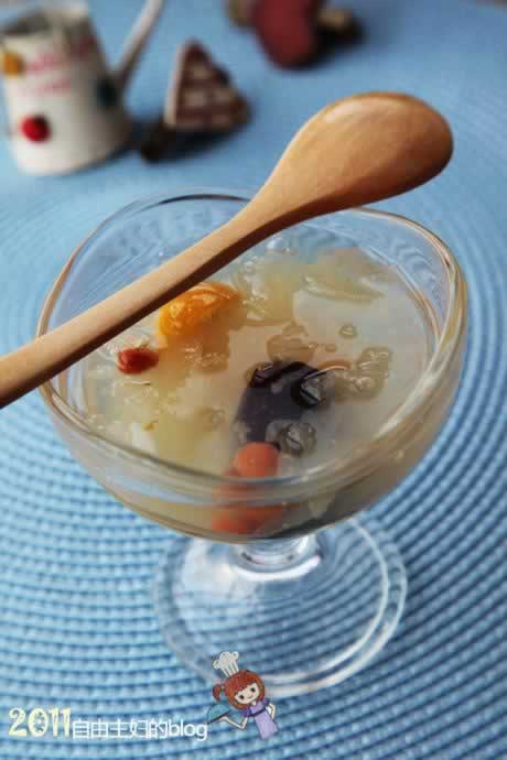 冰糖银耳羹的做法(甜品)