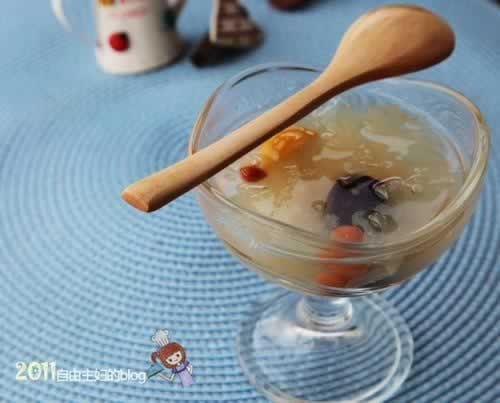 冰糖银耳羹的做法(甜品)