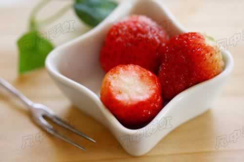 冻草莓的做法(提前三个月做纯天然冰淇淋)