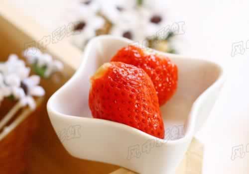 冻草莓的做法(提前三个月做纯天然冰淇淋)