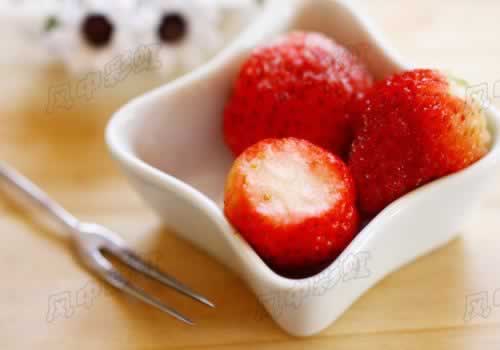冻草莓的做法(提前三个月做纯天然冰淇淋)