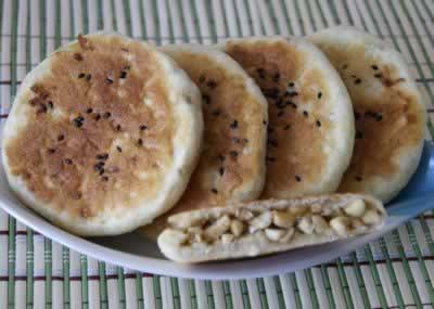 电饼铛花生糖馅饼和豆沙馅饼的做法