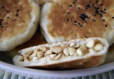 电饼铛花生糖馅饼和豆沙馅饼的做法